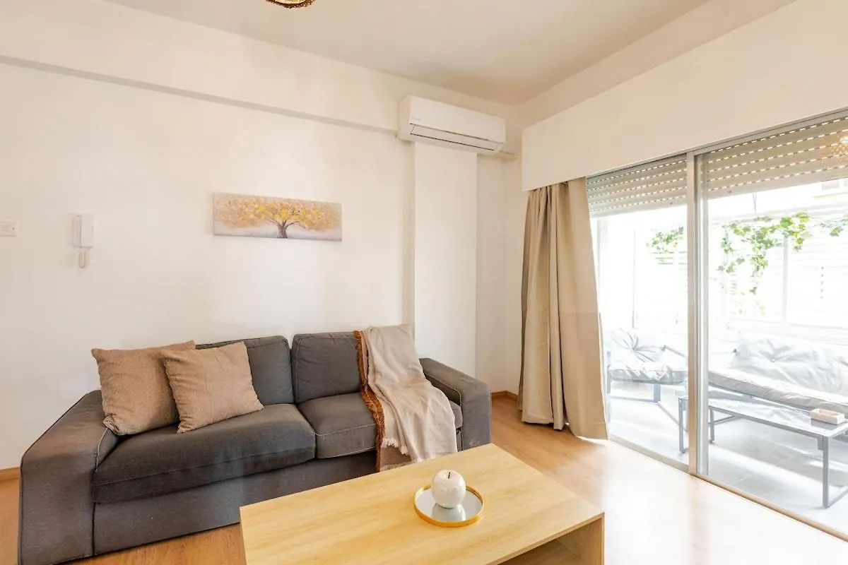 Cosy 2-Bedroom Apartment, 10 Minutes From The Beach Larnaca