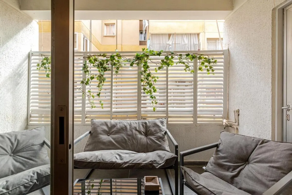 Cosy 2-Bedroom Apartment, 10 Minutes From The Beach Larnaca Lejlighed