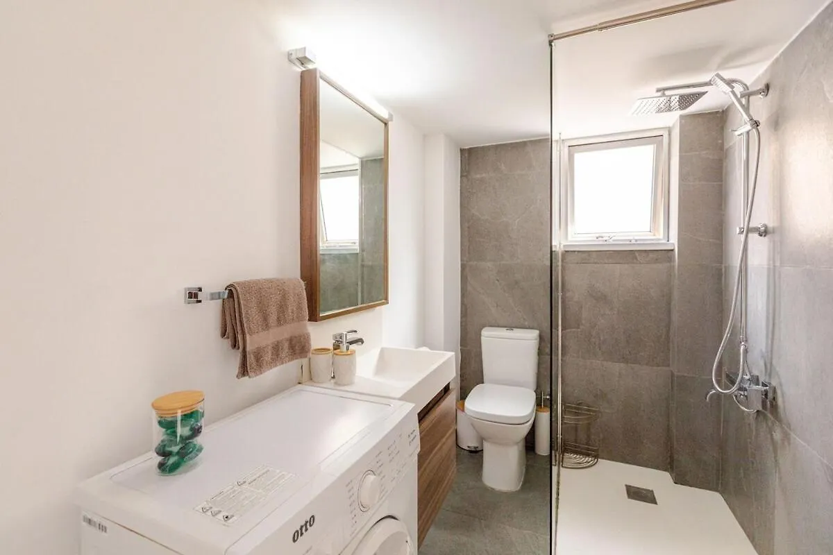 Cosy 2-Bedroom Apartment, 10 Minutes From The Beach Larnaca 0*,  Cypern